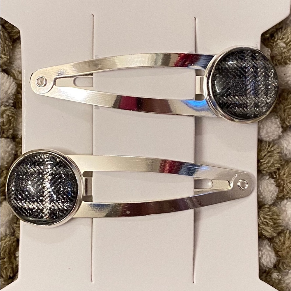 Color Street (c) Plaid Reputation hair clips
